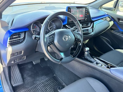 2022 Toyota C-HR XLE