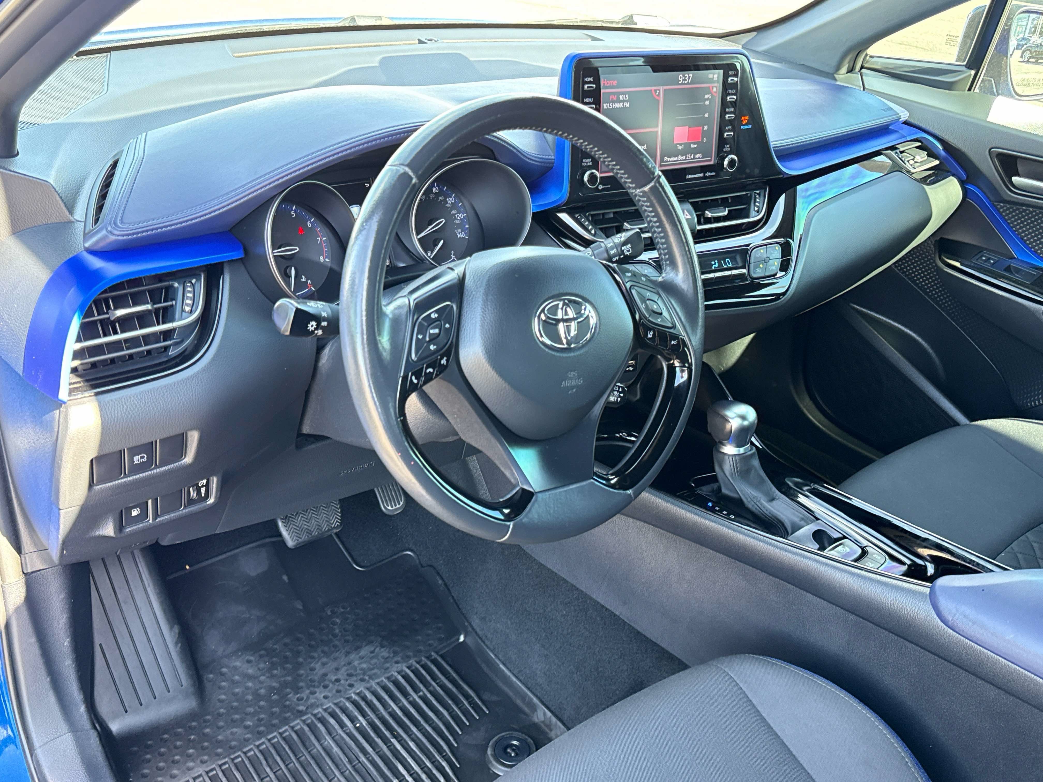 2022 Toyota C-HR XLE
