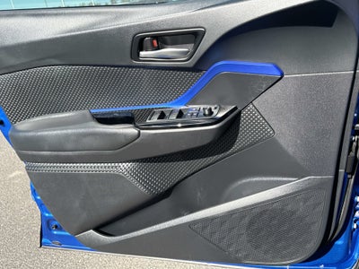 2022 Toyota C-HR XLE