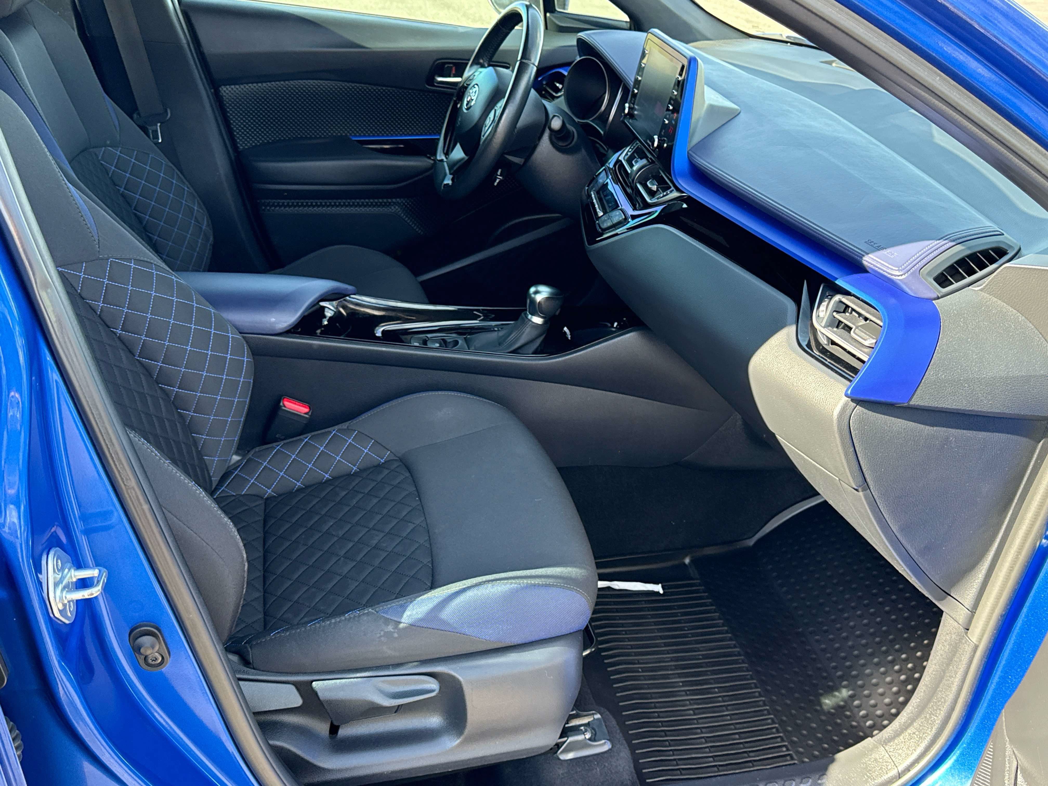 2022 Toyota C-HR XLE