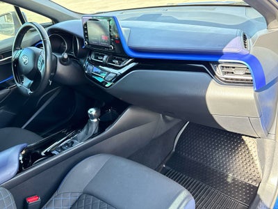2022 Toyota C-HR XLE