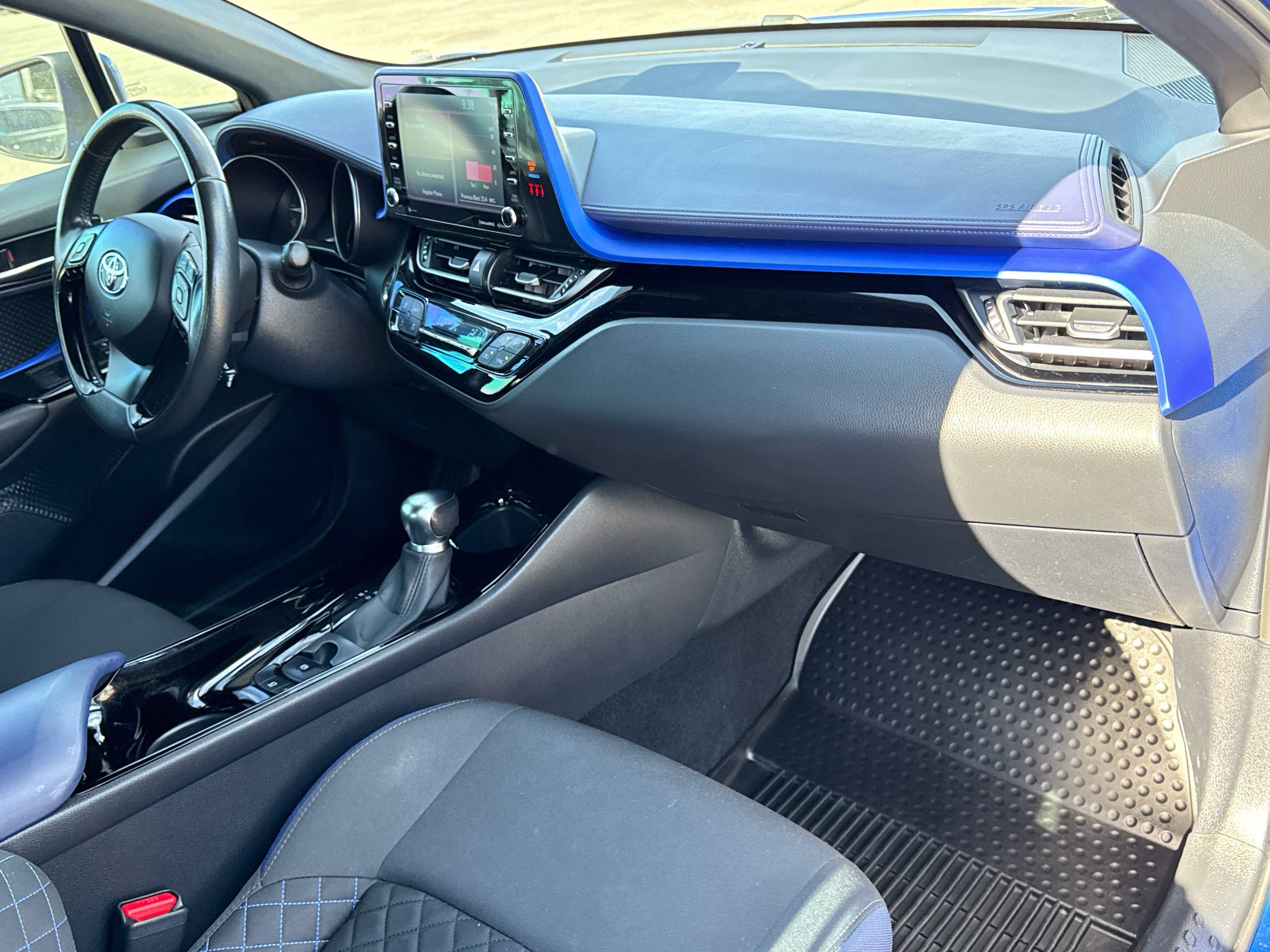 2022 Toyota C-HR XLE