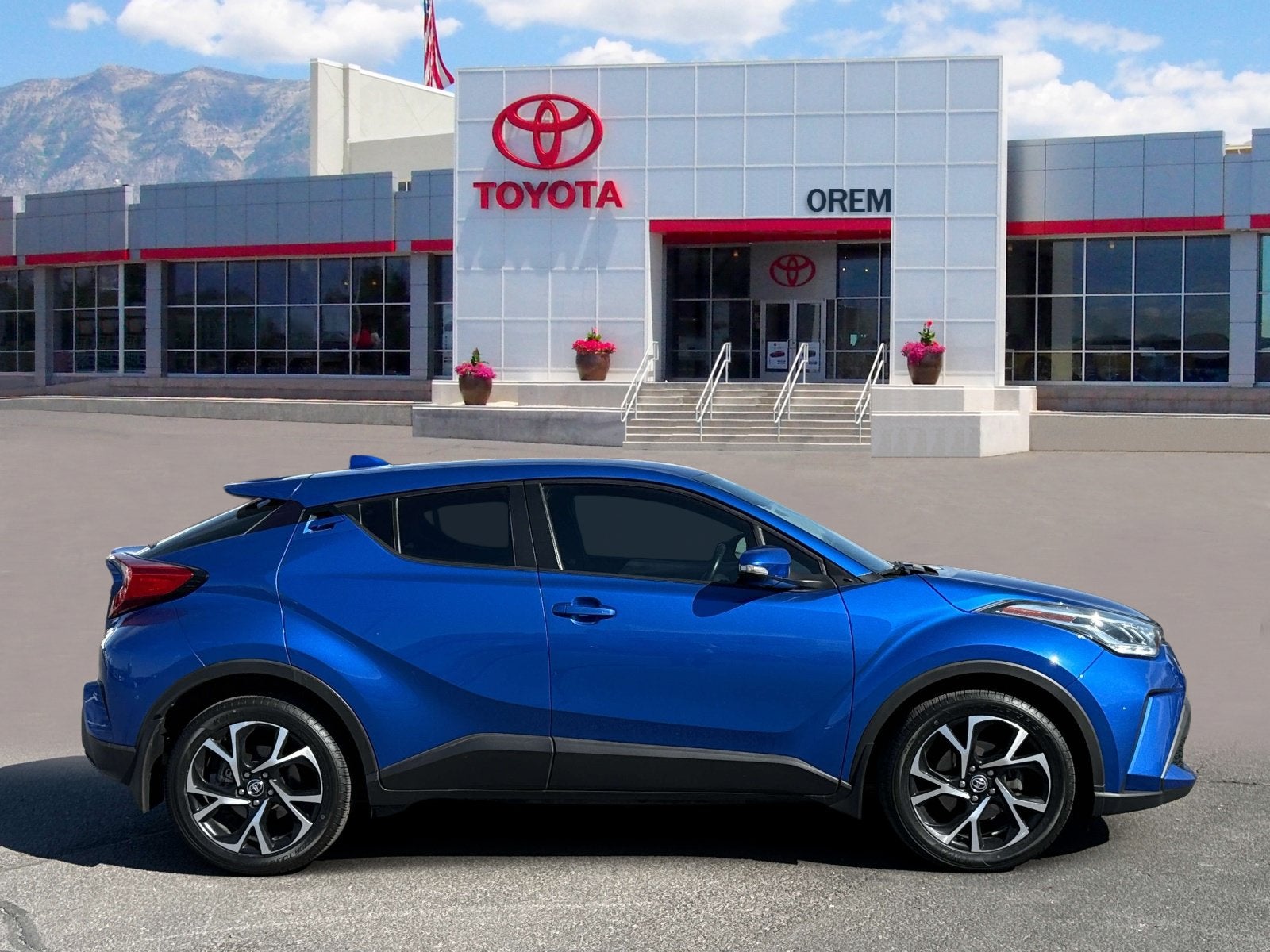 2022 Toyota C-HR XLE